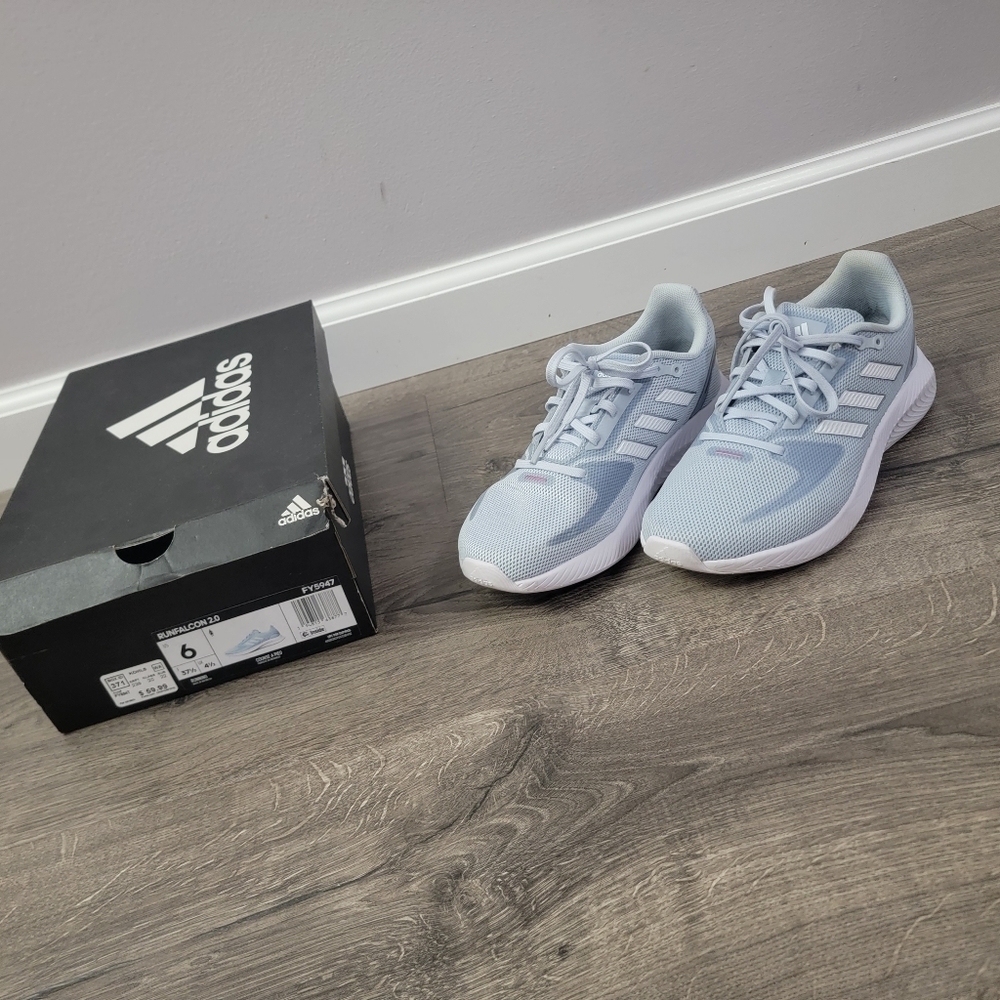 Women's Adidas Runfalcon 2.0 running shoes size 6